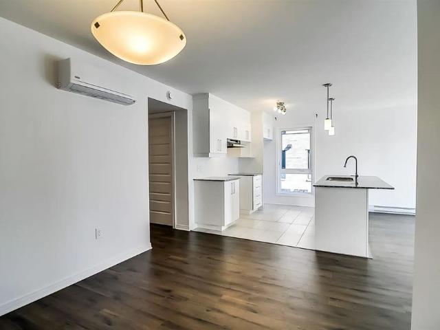276 Boulevard D'amsterdam Hull Magnifique 4 1/2 Dans Cartier Tranquille