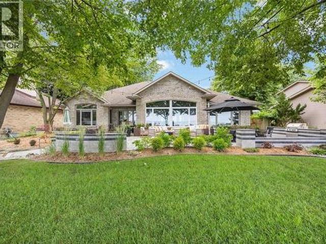 2775 Old Lakeshore Road, Sarnia, ON, N0N 1C0 house for sale | Listing ID 26016 | Royal LePage
