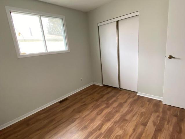 278 Owens Crescent 3 bed, 1 bath