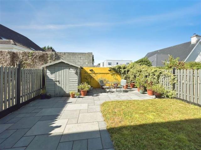 279,000 | 9 Banner Court, Limerick Road, Ennis, County Clare Location Ltd 5014 MyHome. Ie Residential