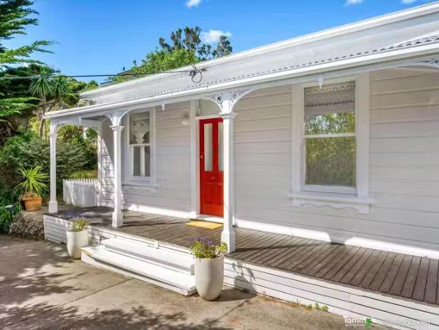 279 birdayne Road, Ngaio, Wellington City