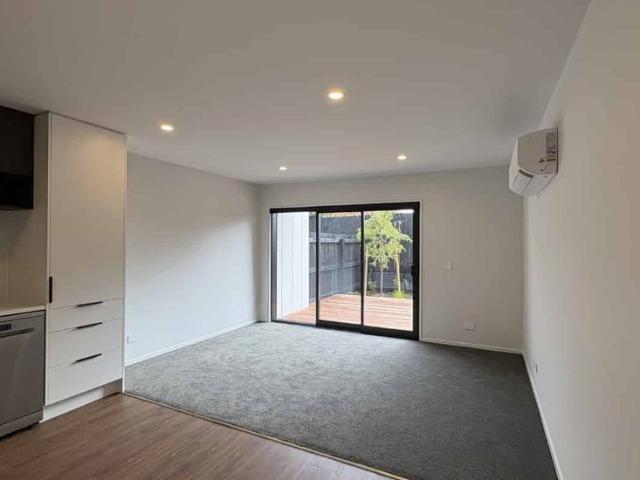 2/79 Edmonton Road, Henderson