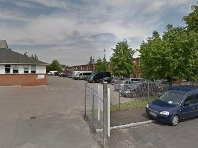 279 m2 warehouse, office space for rent in Taastrup