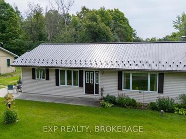 279 Munro Road, Tay Valley, ON, K0H 2B0 house for sale | Listing ID X13705 | Royal LePage