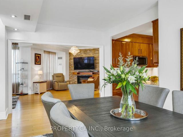 2804 3 Duke Of York Boulevard, Mississauga | For Sale @ $950,000 | Condos. Ca