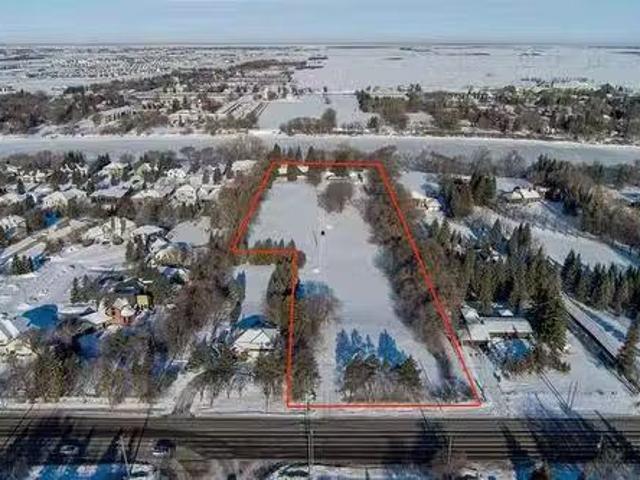 2808 Henderson Hwy, East St Paul, MB, R2E 0C6 Luxury House f.