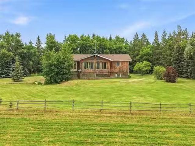 28010 Pth 44 Ssr Hwy, St Clements, MB, R0E 0M0 house for sal.
