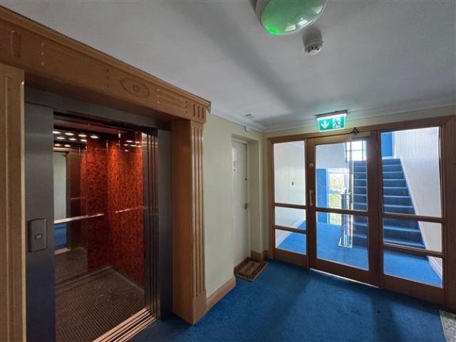 280,000 | Apartment 82, Hampton Square, Dublin 7, Navan Road BidX1 Ireland Ltd 5012 MyHome. Ie Residential