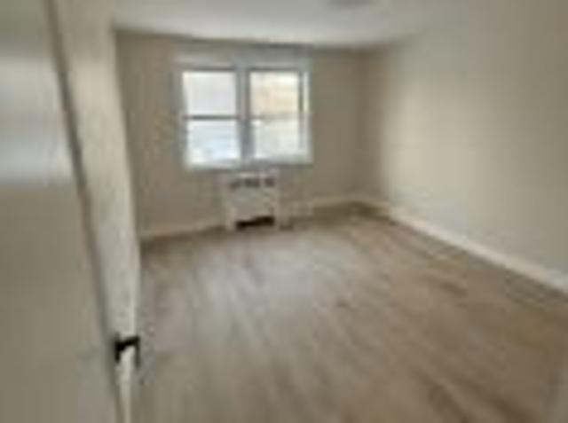 280 Blake Boulevard 4 Ottawa ON K1L 6L7