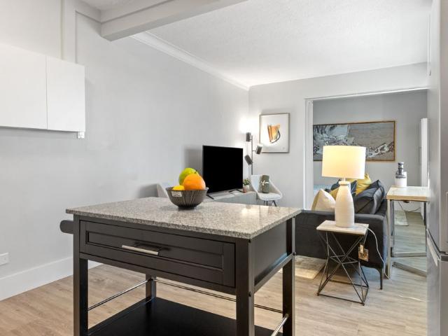 280 Laurier Ave. E, Ottawa, ON K1N 6P5, Canada