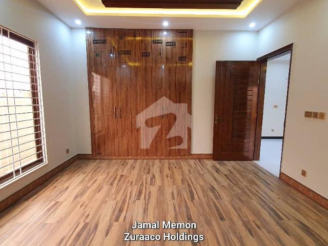 280 Yards With Full Basement Chance Deal A Quality Construction For Sale At VIP Location Of Precinct 8 Bahria Town Karachi