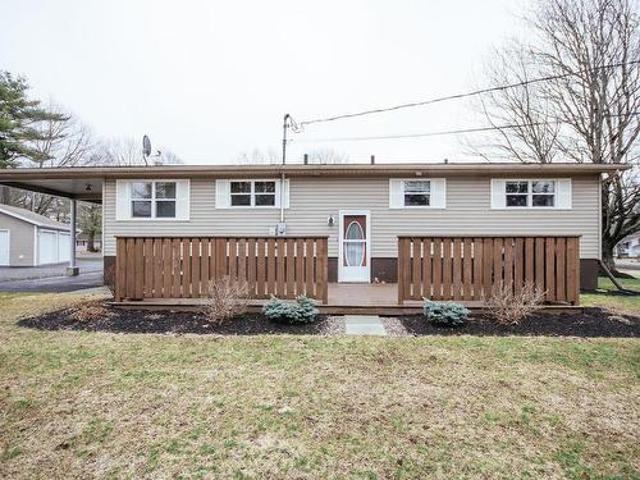 2810 Pinecrest Drive, Coldbrook, NS, B4R 1B5 house for sale | Listing ID 202608 | Royal LePage