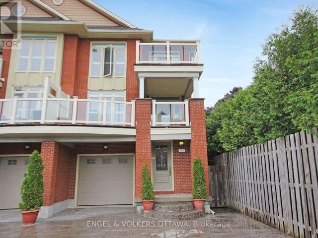 281 Kirchoffer #B Ottawa, ON K2A1Y1