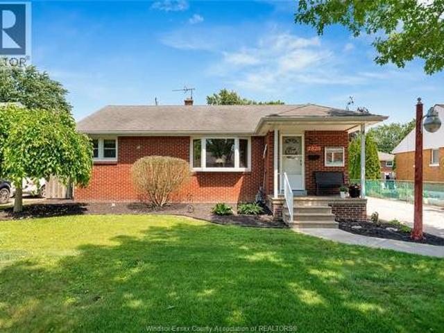 2820 Askin Avenue, Windsor, ON, N9E 3H9 house for sale | Listing ID 26016 | Royal LePage