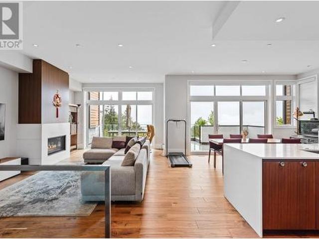 2823 Chippendale Road, West Vancouver, BC, V7S 0A7 townhouse for sale | Listing ID R3004 | Royal LePage