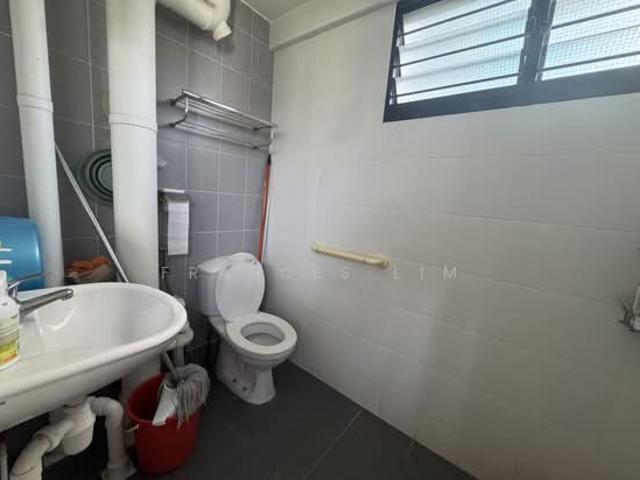 282 Tampines Street 22 HDB Apartment For Sale, $620,000, 3 Bed 2 Bath 1,119 sqft $554.00 psf