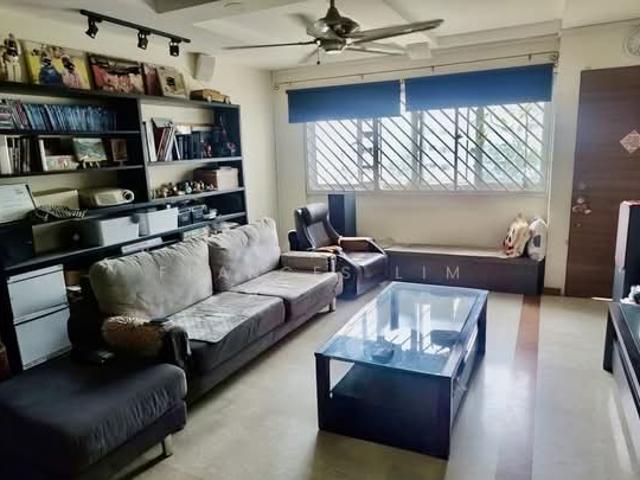 282 Tampines Street 22 HDB Apartment For Sale, $630,000, 3 Bed 2 Bath 1,119 sqft $563.00 psf