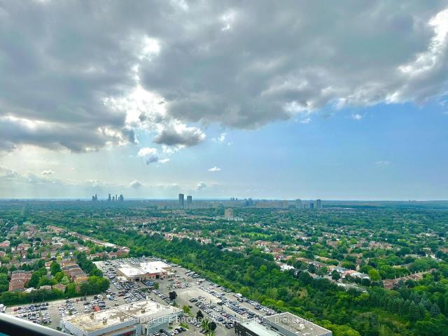 2833 7 Yonge Street, Thornhill | 1+1Beds/1Bath, Condo, $2,350/mo | Condos. Ca