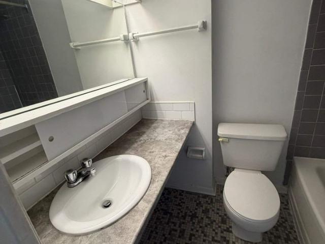 283 MacLaren St 1 Bedroom Apartment for Rent at 283 Maclaren St, Ottawa, ON K2P 0L9 Centretown