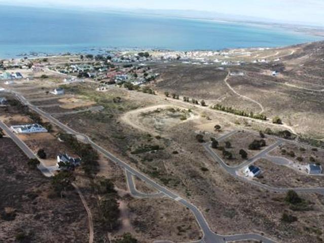284 m² Land available in St Helena Views