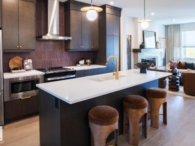 284 Paterson Link, Edmonton, AB, T6W 5V2 house for sale | Listing ID E4497 | Royal LePage