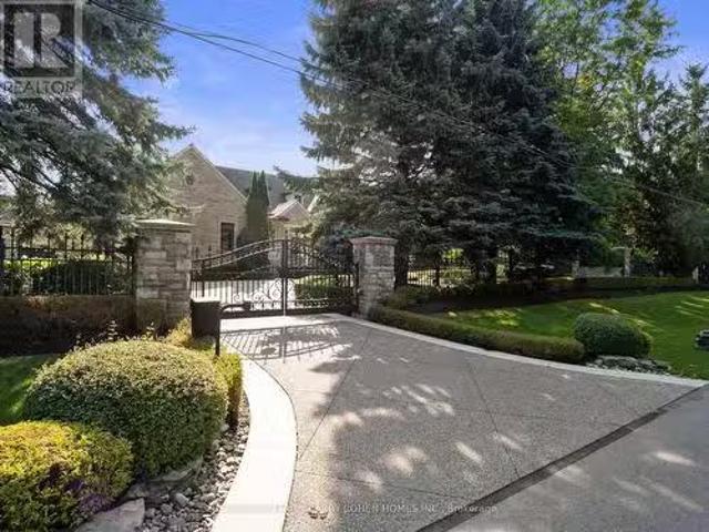 284 Pine Valley Crescent, Vaughan, ON, L4L 2W6 house for sal.