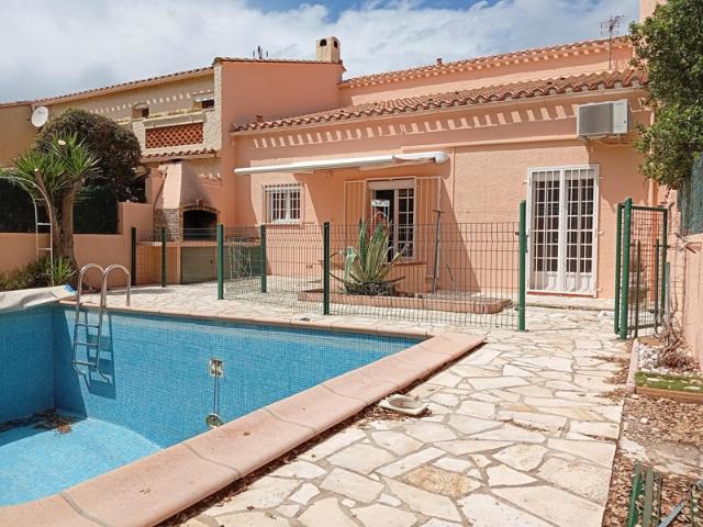 285000EUR Perpignan Maison 107 m2 T4 3 chambres avec piscine