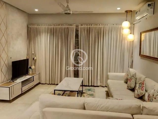 2850 Ft² Flat for Rent