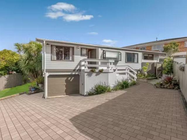 2/85 Cook Street, Howick, Manukau City Real Estate
