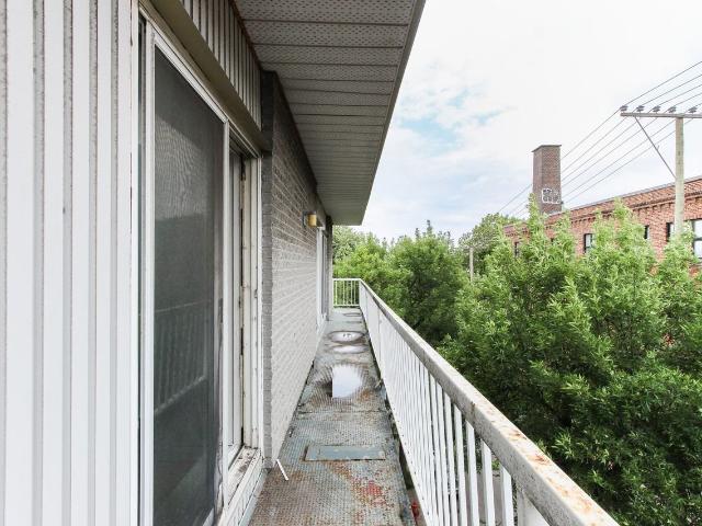 285 Bellechasse Studio Apartment for Rent at 285 Rue De Bellechasse, Montréal, QC H2S 1W7 Saint Édouard