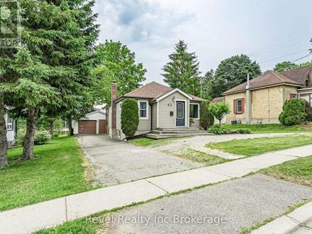 285 Finkle Street, Woodstock South, ON, N4S 3E4 house for sale | Listing ID X13424 | Royal LePage