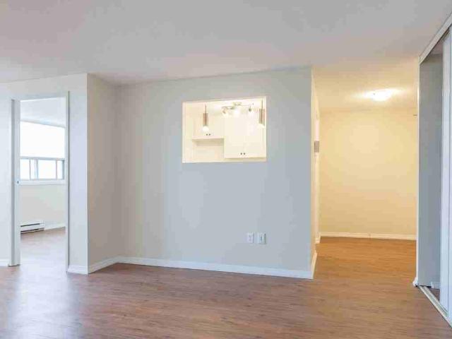 285 Loretta Ave. S Studio Apartment for Rent at 285 Loretta Ave S, Ottawa, ON K1S 5A5 Civic Hospital
