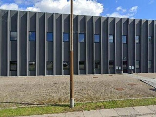 285 m2 warehouse for rent in Ishøj