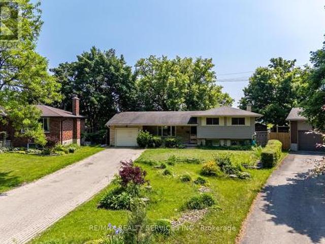 285 Thorncrest Drive, Waterloo, ON, N2L 4L2 house for sale | Listing ID X13467 | Royal LePage