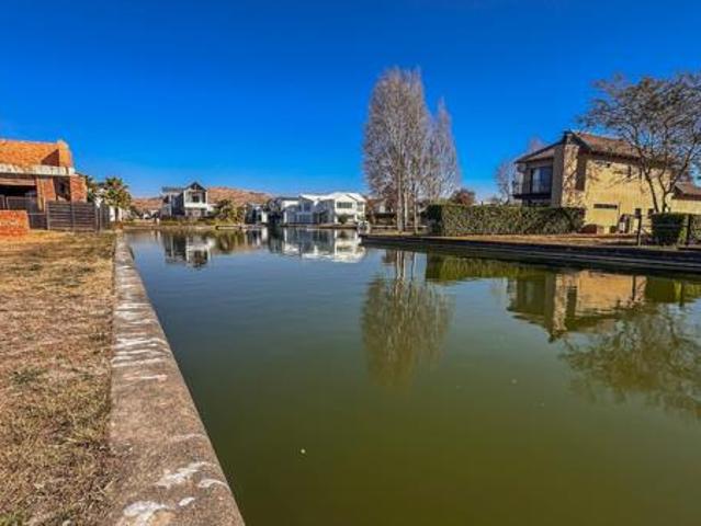 286 m² Land available in The Island Estates