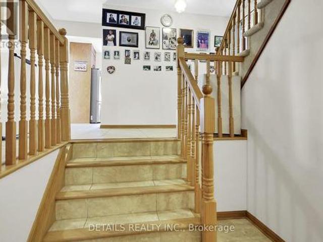 2876 Tresa Court, Ottawa, ON, K1T 2H1 house for sale | Listing ID X12948 | Royal LePage