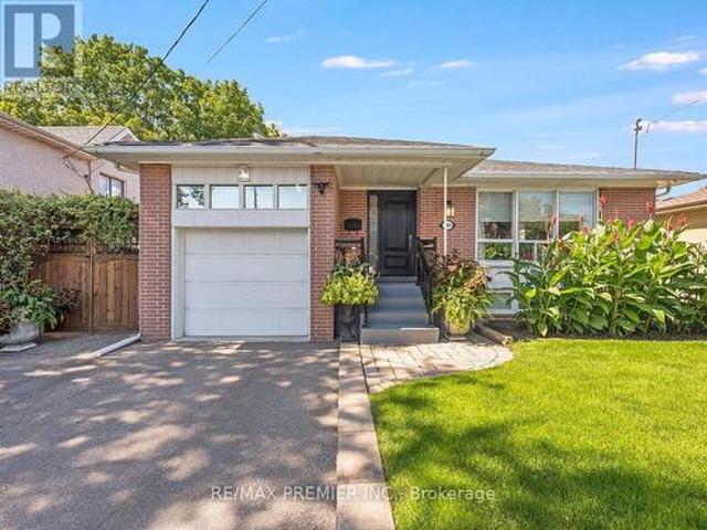 2894 Weston Road, Toronto, ON, M9M 2S5 house for sale | Listing ID W13444 | Royal LePage