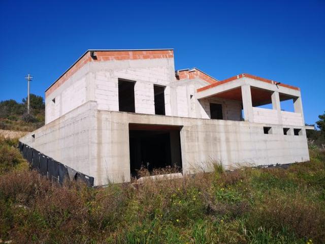 28 – VILLA con dépendance LAUFI GIOI