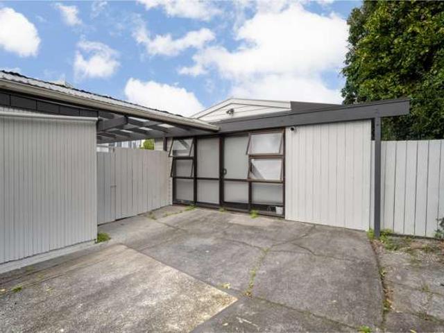 2/8 Wilbur Place, Pakuranga Heights, Manukau City