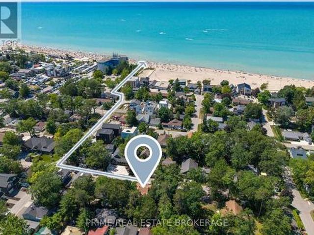 28 Woodward Avenue, Lambton Shores Grand Bend, ON, N0M 1T0 house for sale | Listing ID X12298 | Royal LePage
