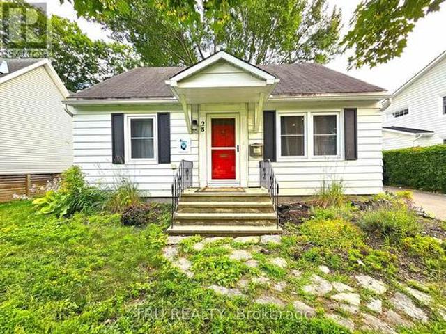 28 Arundel Avenue, Ottawa, ON, K1K 0B6 house for lease | Listing ID X13662 | Royal LePage