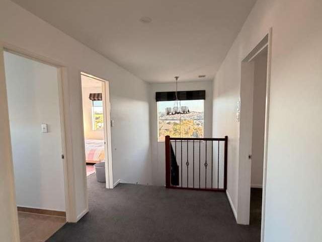 28 Ballymore Drive, Albany, North Shore City
