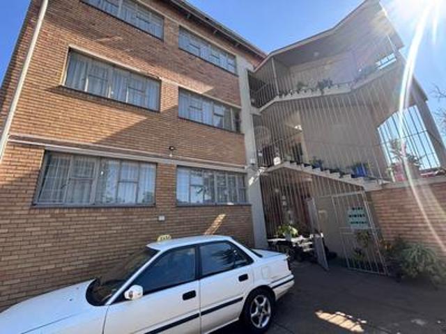 28 beds nsfas approved student accom.