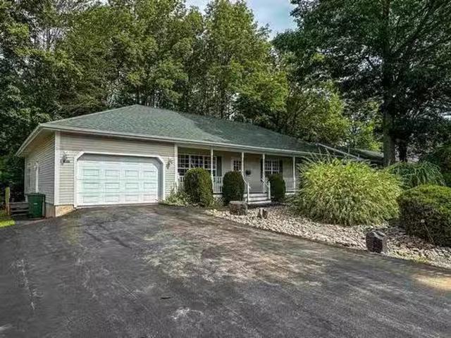 28 Bishop Avenue, New Minas, NS, B4N 3N9 house for sale Lis.