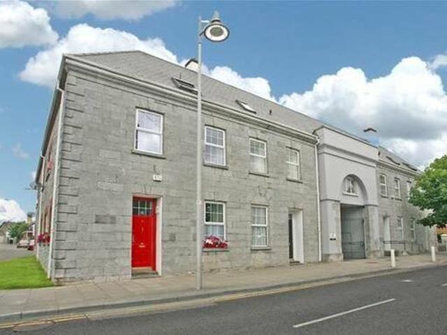 28 castle court clancy strand limerick