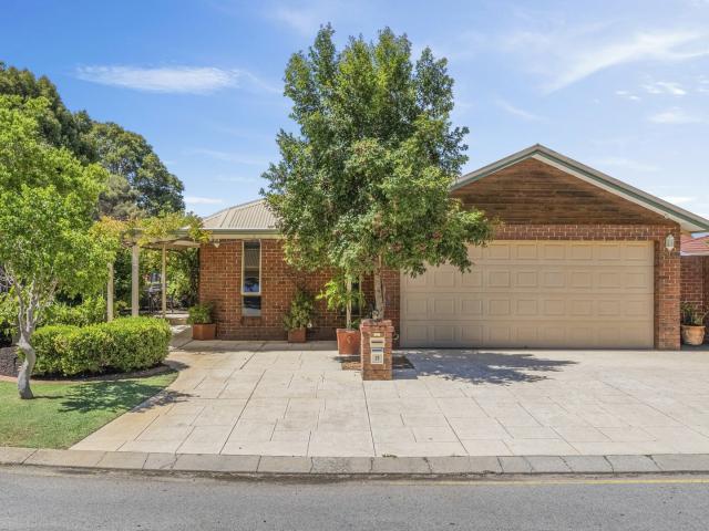 28 Connaught Gardens, Canning Vale WA 6155 House For Rent | Domain