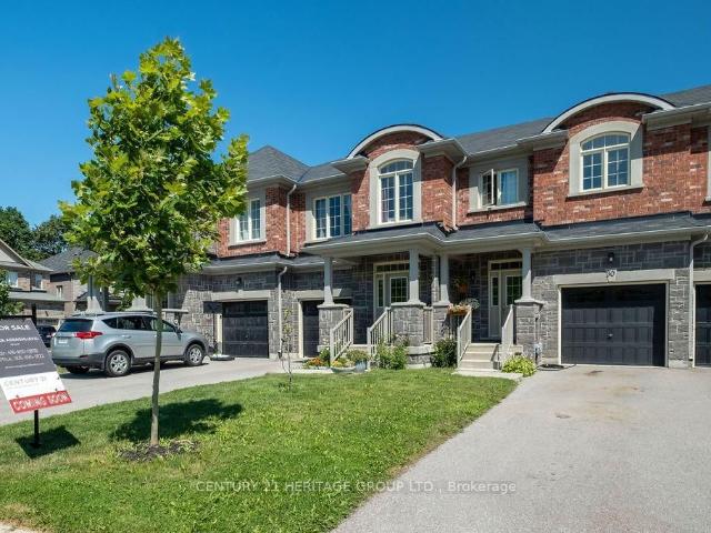 28 Cupples Farm Lane, Mount Albert | 3Beds/3Bath, Townhouse, $838,000 | Condos. Ca
