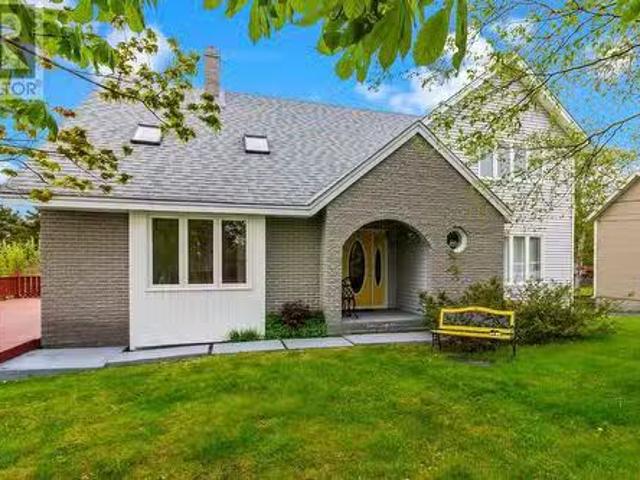 28 Dawes Hill Road, Conception Bay South, NL, A1X 4B5 house.
