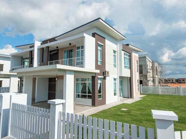 28 feet Corner Salak Tinggi ST Residence 4R4B Freehold