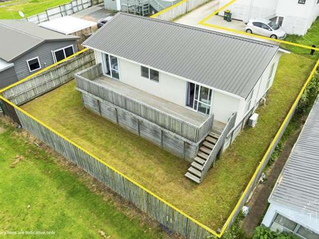 2/8 Fisher Crescent, Otara, Manukau City